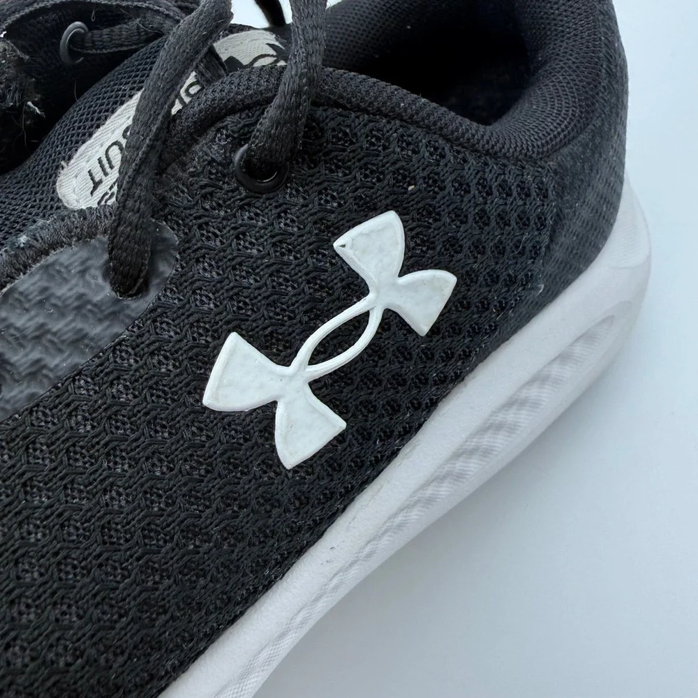 Under Armour Charged Pursuit 3 Running Shoes Black White Size 7Y 3024987-001